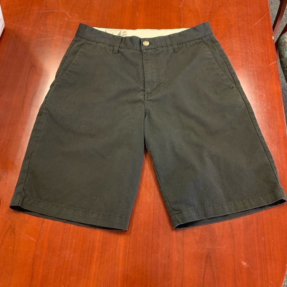 Volcom Carpi Class Black Twill Shorts sz 30 EUC